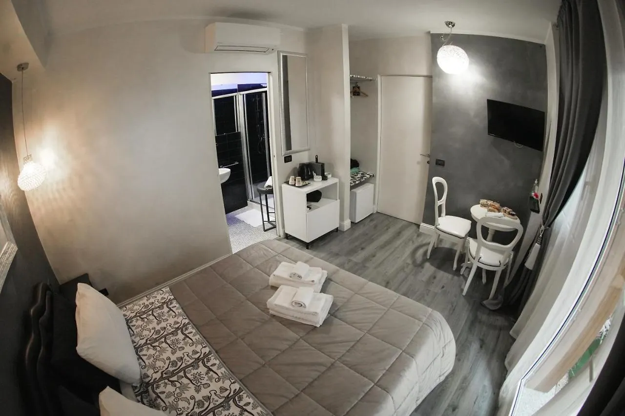 La Residenza Isabella Milan Guest house