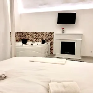 ada-suites.lecce-hotels.com/