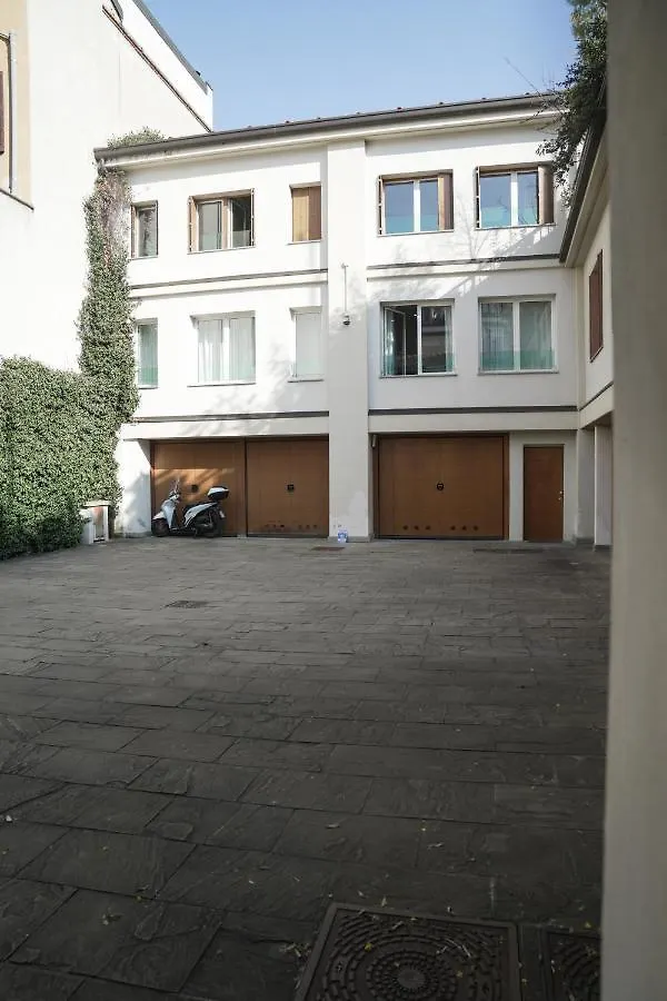 ** Guest house La Residenza Isabella Milan Italy