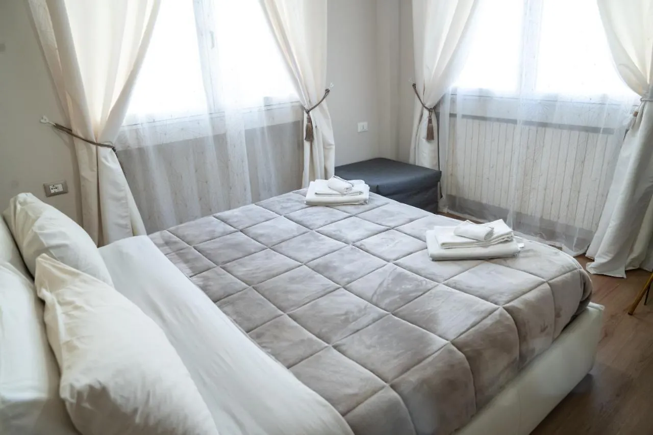 La Residenza Isabella Milan 2*,  Italy